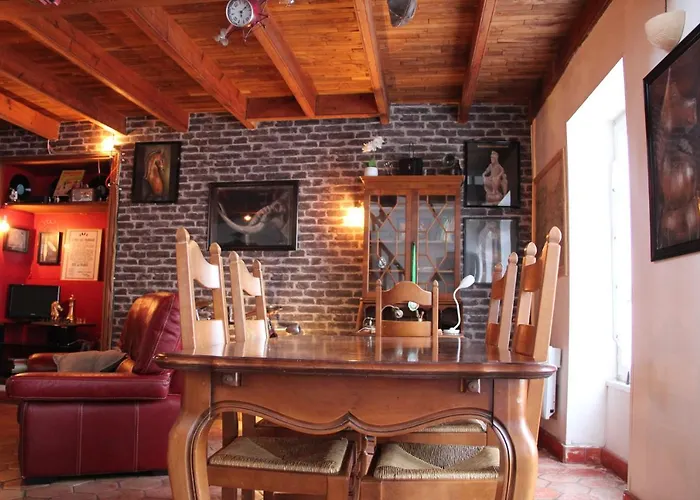 Maison De Charme, D'artiste, Décoration Brocante * Aigrefeuille-dʼAunis